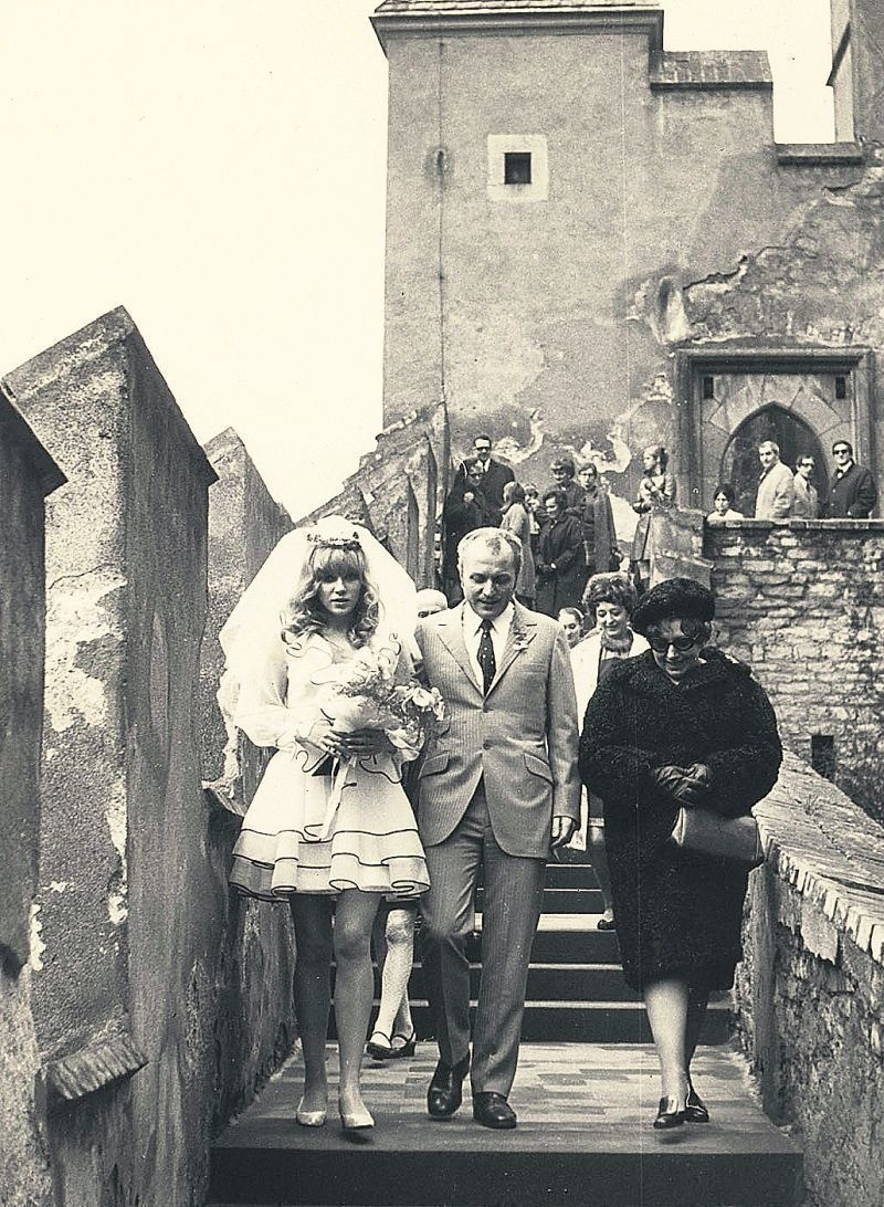 svadba Jána Roháča a Zuzany Burianovej na Karlštejne