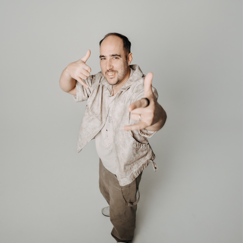 DJ Milan Lieskovský svojim hudobným vystúpením  na streche Galérie Jabloň zavŕši podujatie Noc literatúry