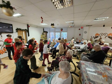 Ako sme seniorom pred Vianocami rozdávali radosť Ako sme seniorom pred Vianocami rozdávali radosť
