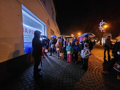 VIDEO: Lampiónmi sme si posvietili na históriu Prievidze VIDEO: Lampiónmi sme si posvietili na históriu Prievidze