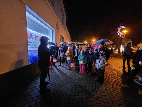 VIDEO: Lampiónmi sme si posvietili na históriu Prievidze