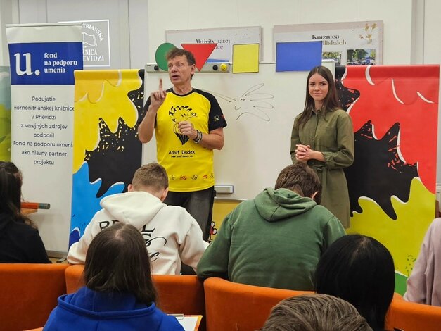 Adolf Dudek v Hornonitrianskej knižnici (12) Adolf dudek v hornonitrianskej knižnici - Adolf Dudek v Hornonitrianskej knižnici (12)