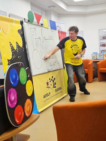 Adolf Dudek v Hornonitrianskej knižnici (3) Adolf dudek v hornonitrianskej knižnici - Adolf Dudek v Hornonitrianskej knižnici (3)