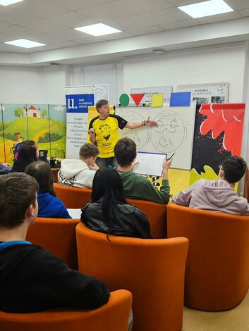 Adolf Dudek v Hornonitrianskej knižnici (6) Adolf dudek v hornonitrianskej knižnici - Adolf Dudek v Hornonitrianskej knižnici (6)