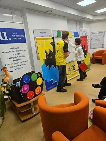 Adolf Dudek v Hornonitrianskej knižnici (8) Adolf dudek v hornonitrianskej knižnici - Adolf Dudek v Hornonitrianskej knižnici (8)