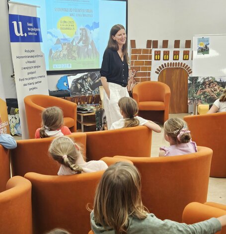 Lenka Šingovská v Hornonitrianskej knižnici (7)