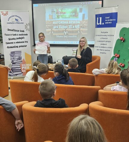Lucia Benková v Hornonitrianskej knižnici (10)