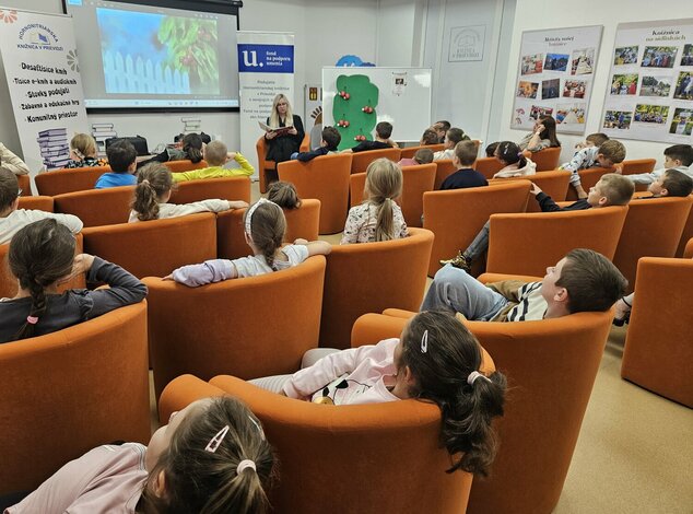 Lucia Benková v Hornonitrianskej knižnici (6)