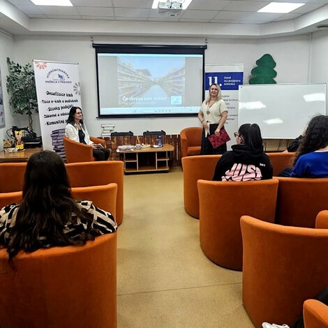 Lucia földešiová v hornonitrianskej knižnici - Vo svete etikiet s Luciou Foldešiovou (5)