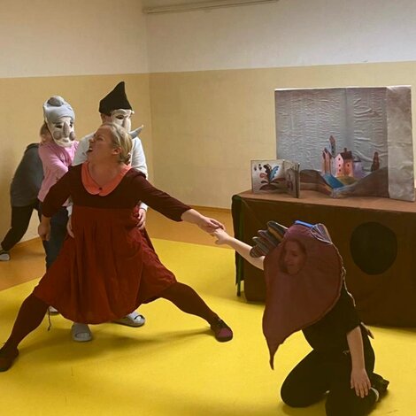 Malí pomocníci v spojenej škole internátnej - Divadlo Tuš v Spojenej škole internátnej (5)