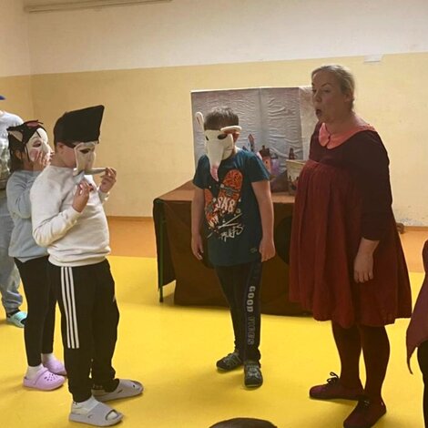 Malí pomocníci v spojenej škole internátnej - Divadlo Tuš v Spojenej škole internátnej (9)