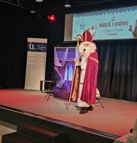 Mikuláš v knižnici (2)