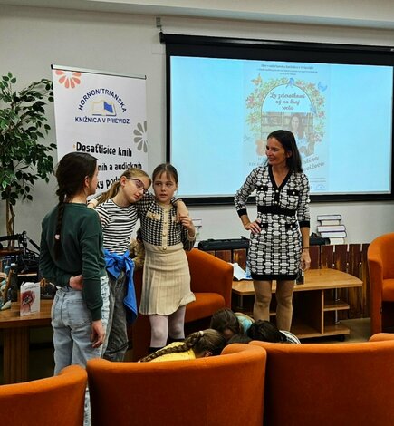 Kristína Miśovičová v Hornonitrianskej knižnici