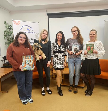 Kristína Miśovičová v Hornonitrianskej knižnici (8)