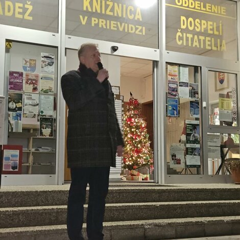 Nestrať sa vo svete informácií v hornonitrianskej knižnici - Lampiónový sprievod 2025 (13)