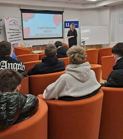 Nestrať sa vo svete informácií v hornonitrianskej knižnici - Zvol si info v Hornonitrianskej kniznici (5)