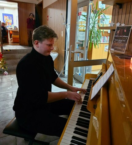 Novoročný jazz v hornonitrianskej knižnici - Novoročný jazz v Hornonitrianskej knižnici (3)