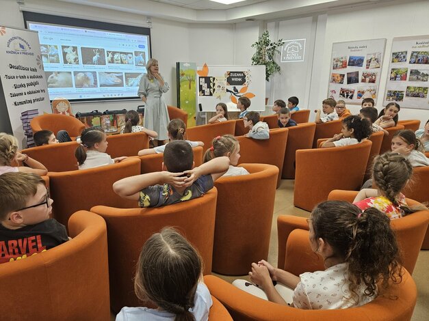 Beseda každý iný, všetci o.k. so zuzanou wienk - Zuzana Wienk v Hornonitrianskej knižnici (11)