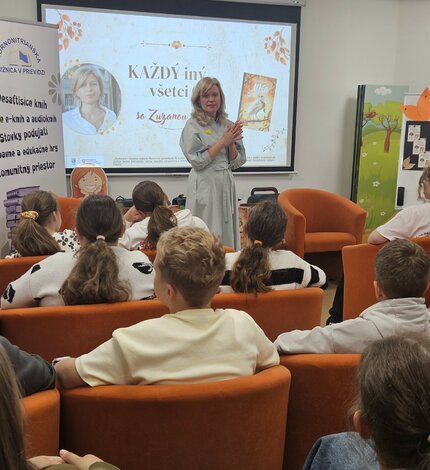 Beseda každý iný, všetci o.k. so zuzanou wienk - Zuzana Wienk v Hornonitrianskej knižnici (19)