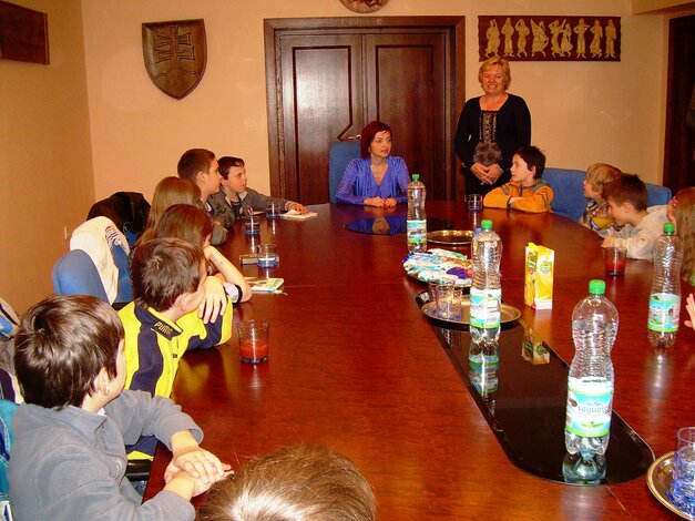 Tlačová konferencia za oválnym stolom s primátorkou JUDr. Katarínou Macháčkovou.