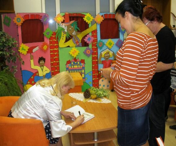 Môžem poprosiť aj s venovaním?