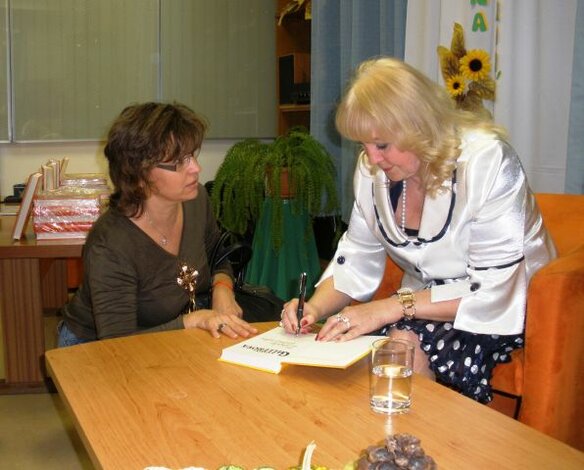 Dve spisovateľky - jedna slovenská, druhá (zatiaľ) regionálna