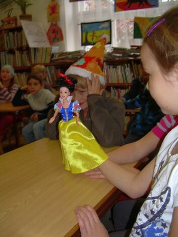 Bábika Snehulienka bola v kurze