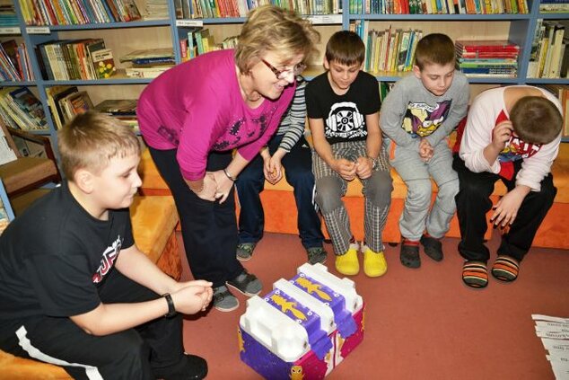 Truhlica s pokladom sa otvára