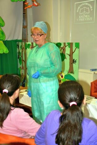 Medicínske základy - práca s pacientom, s nástrojmi, hygiena, ...