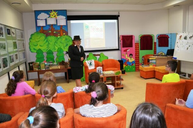 Lesná pedagogička Ing. Petra Jankejová vie rozprávať veľmi zaujímavo