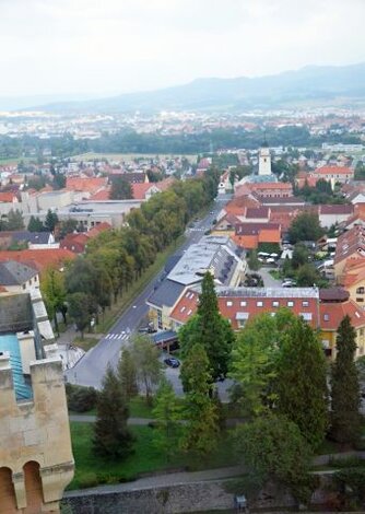 Schodov strašne veľa, ale ten výhľad stál za to (Bojnice, vzadu Prievidza)