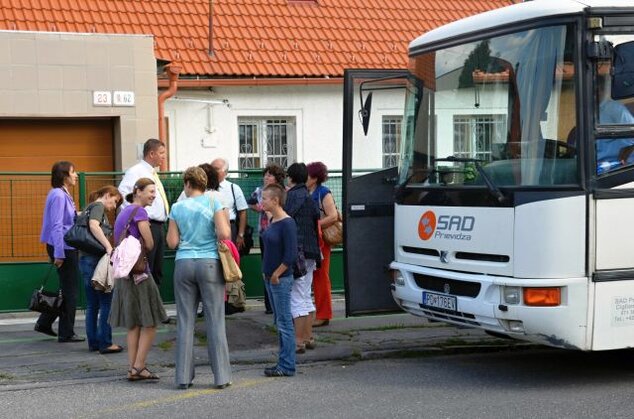 Počkáme na oneskorencov a vyrážame na cestu do blízkeho okolia