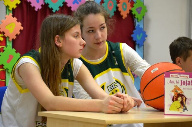 "Soňa a Joja" v dresoch prievidzkých basketbalistov