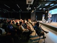 Lukáš Latinák v Hornonitrianskej knižnici (3)