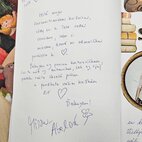 Druháci pred vianocami zažili čarovné čítanie s mirkou ábelovou - Mirka Ábelová v Hornonitrianskej knižnici (6)