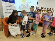 Lenka Šingovská v Hornonitrianskej knižnici (12)