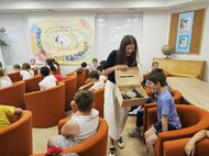 Lenka Šingovská v Hornonitrianskej knižnici (4)