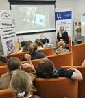 Lucia Benková v Hornonitrianskej knižnici (15)