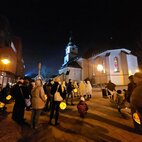 Nestrať sa vo svete informácií v hornonitrianskej knižnici - Lampiónový sprievod 2025 (18)