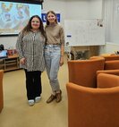 Svetom cez stránky kníh s dominikou sakmárovou - Dominika Sakmárová v Hornonitrianskej knižnici (12)