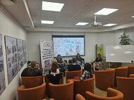 Iveta pernišová a natali fox v hornonitrianskej knižnici - Iveta Pernisova a Natali Fox v Hornonitrianskej kniznici (4)