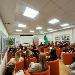 Julia Marcinova v Hornonitrianskej knižnici (2)