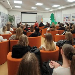 Julia Marcinova v Hornonitrianskej knižnici (3)