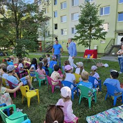 Knižnica na Severe s Divadlom Tuš (2)