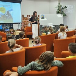 Lenka Šingovská v Hornonitrianskej knižnici (2)