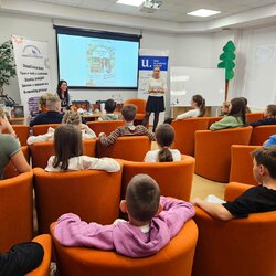 Kristína Miśovičová v Hornonitrianskej knižnici (2)